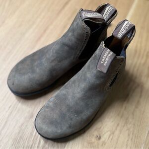 Blundstone women’s original high top boots in rustic brown